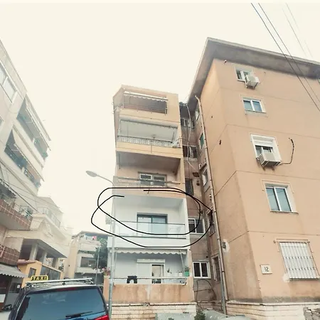 Edit's -city Center & Balcony شقة ساراندا