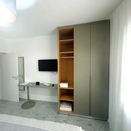 Edit's -city Center & Balcony شقة ساراندا